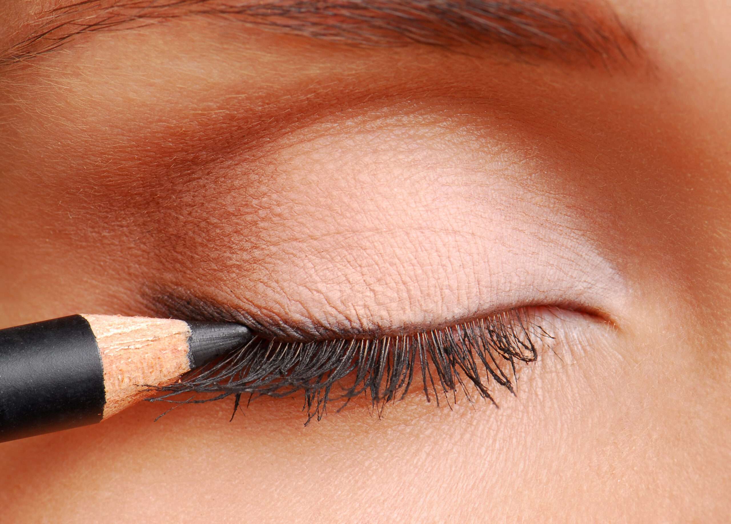 how-to-fix-dried-out-eyeliner-pencil-simple-methods-kaldek