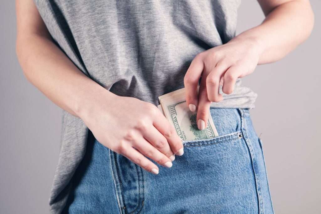 This is why women's clothing rarely has pockets